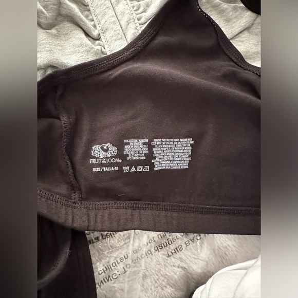 ❤️ NWT FRUIT OF THE LOOM FRONT CLOSURE SPORTS BRA 3 PACK SIZE 48. - Picture 2 of 4